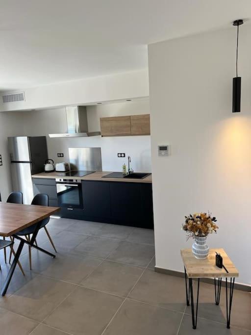 Logement Neuf-Ghisonaccia Centre, A 5Min De La Mer 外观 照片